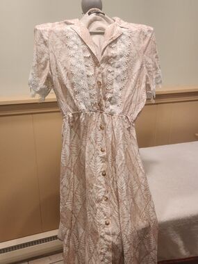 Cottagecore Alice Blue Beige Leaf-Print Midi Dress with Lace Trim Small